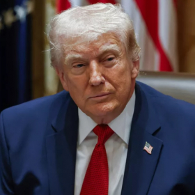 « Emmanuel, envoie des navires » : ce que Donald Trump aurait demandé à Emmanuel Macron avant son dernier tacle humiliant