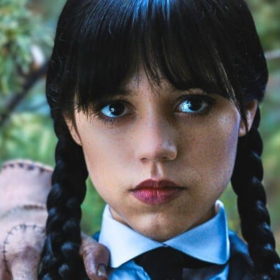 Mercredi saison 2 : la série avec Jenna Ortega détrône Stranger Things sur Netflix