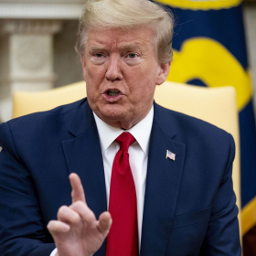 Trump choque en virant la cheffe des statistiques économiques après des chiffres décevants sur le chômage
