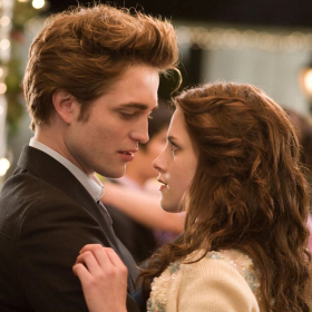 Twilight : Stephenie Meyer garde des histoires inédites de Bella et Edward