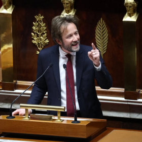 « Ça a nourri un procès en insincérité » : Boris Vallaud tacle les alliances PS-LFI