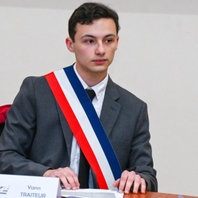 Elle était en poste, il n’avait que 19 ans : comment Yann Traiteur a renversé la maire sortante