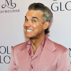 Robbie Williams perd 14 millions d’euros en Suisse : les dessous d’un fiasco immobilier