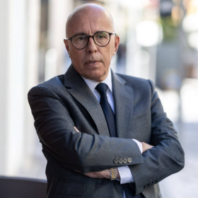"Il est prisonnier" : cette phrase d’Éric Ciotti sur Bruno Retailleau qui intrigue