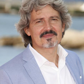 « J’ai menti pendant 30 ans » : Philippe Vasseur brise le mythe de José, son personnage culte d’Hélène et les garçons