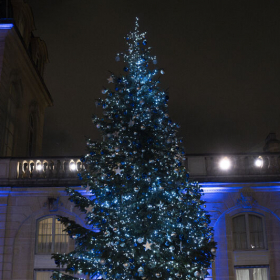 À l’Élysée, le décor de Noël de Brigitte Macron fait sensation