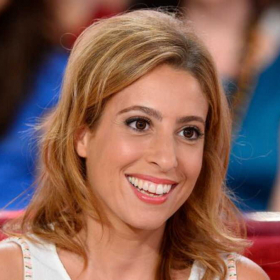 Léa Salamé : pourquoi son célèbre ex-compagnon se retrouve de nouveau sous le feu des projecteurs