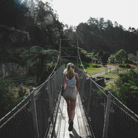 Horoscope vendredi 2 janvier 2026 pour chaque signe astrologique : voici ce que les astres vous réservent aujourd’hui