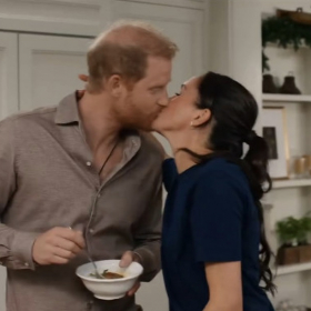 Le baiser inattendu de Meghan et Harry qui affole internet