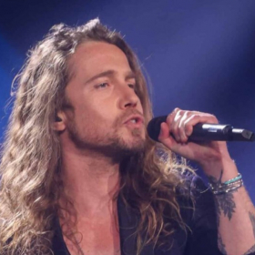 Pourquoi la reprise de Lolita par Julien Doré relance un vieux débat autour d’un tube culte d’Alizée