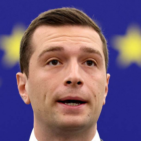 Cyril Hanouna, Jordan Bardella, l'équipe de TBT9 et Marine Le Pen tous ensemble au restaurant : ce qui s’est vraiment passé