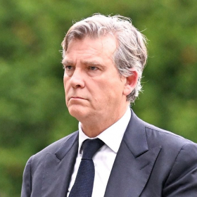 Une heure par semaine, des débats de fond : ce que prépare Arnaud Montebourg à l’antenne