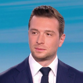 Jordan Bardella face aux critiques : pourquoi il refuse de s’excuser d’être jeune