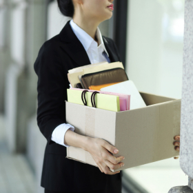 Son employeur la vire pour être arrivée trop tôt au travail, la justice confirme le licenciement pour faute grave