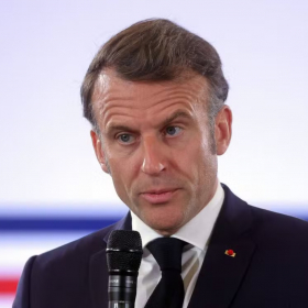 "Un enfant-roi" : cette expression qui résume la vision glaçante de François Hollande sur Macron