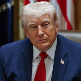 “Vous êtes encore plus belle” : Donald Trump dérape en plein direct et met une journaliste très mal à l’aise