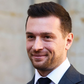Jordan Bardella en couple ? Ce qu'on sait sur ses histoires d’amour au cœur du RN