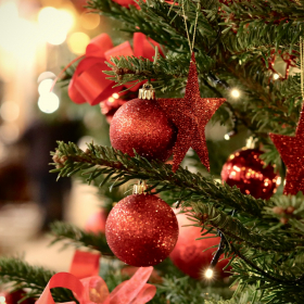 Horoscope samedi 6 décembre 2025 pour chaque signe astrologique : voici ce que les astres vous réservent aujourd’hui