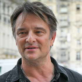 « Sang pour sang » : le moment le plus bouleversant des concerts de David Hallyday qui fait pleurer les fans