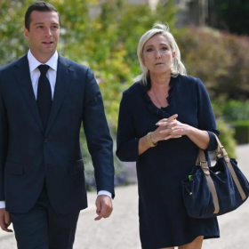 Une « dissolution ultrarapide » : Marine Le Pen et Jordan Bardella exigent une dissolution immédiate