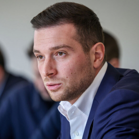 L’œuf de Moissac et le tweet de 2017 : l’embarras grandissant autour de Jordan Bardella